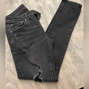 American Eagle flex dark grey denim. 31/32 distressed throughout. Skinny fit